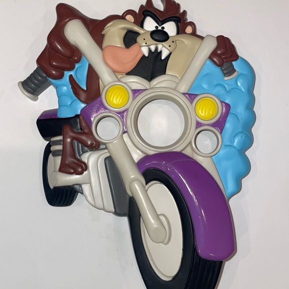 Looney Tunes Light switch Cover. Set of 2 - Picture 4 of 8